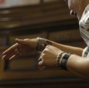 Roxane leads upbeat singing sessions in Rehab centres in Wales use singing to bond a group as well as face issues of self-confidence...
Photo courtesy of Red Snapper, Aberystwyth.